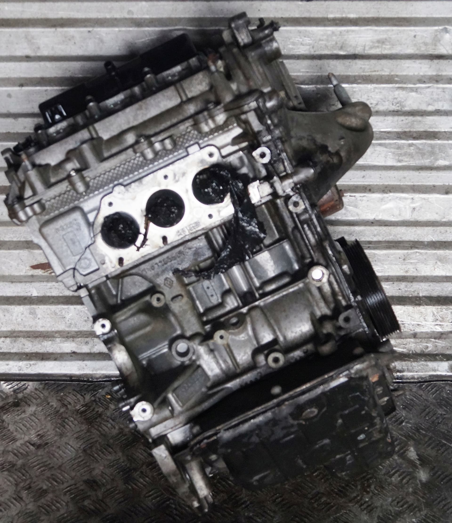 Moteur B4D 403 — vue 5