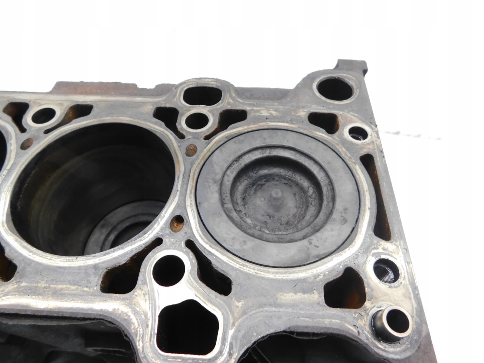 Moteur F1AE0481D — vue 3