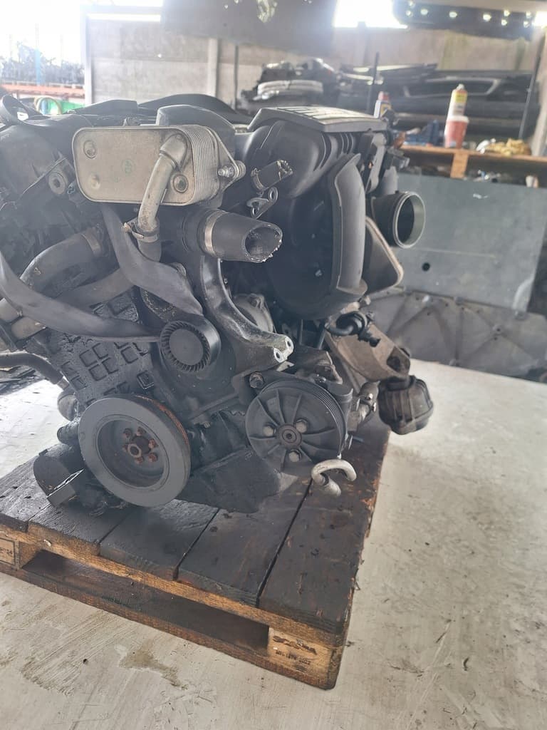 Moteur N53 B30 A — vue 4