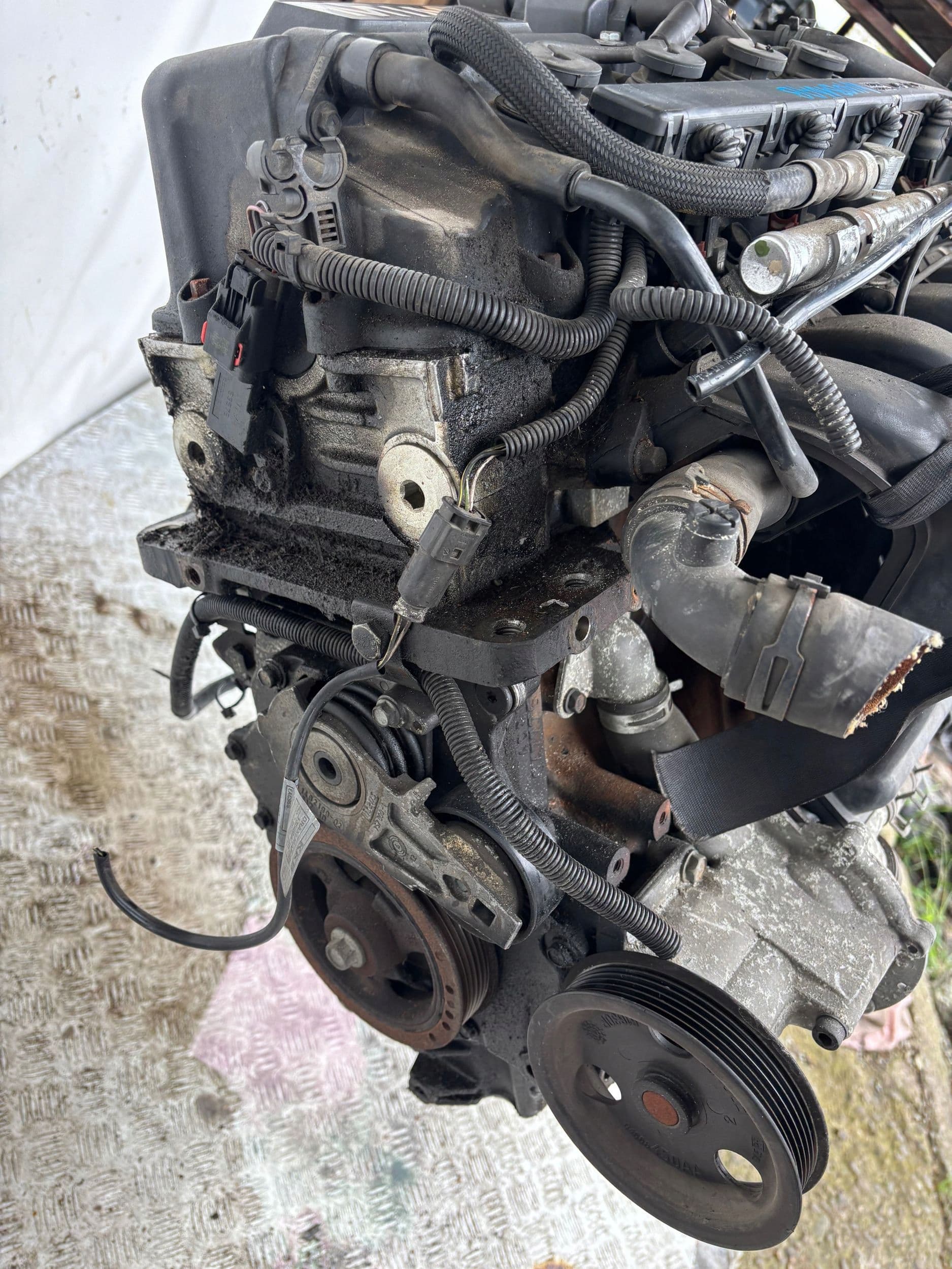 Moteur W10 B16 A — vue 2