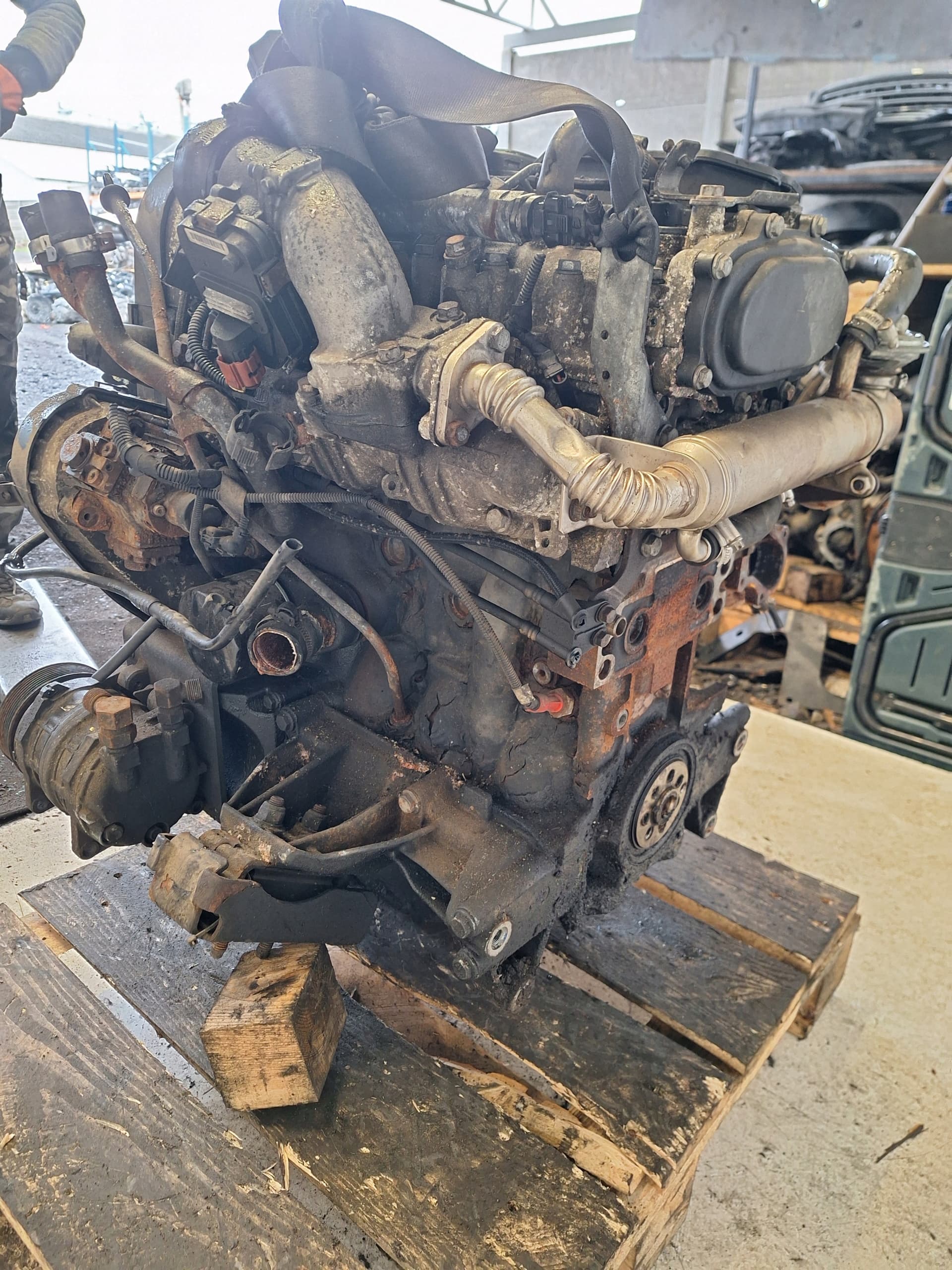 Moteur F1AE0481G — vue 6
