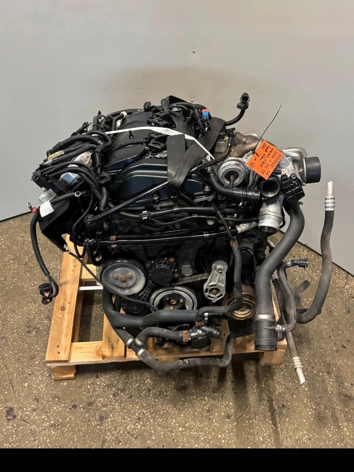 Moteur N13 B16 A pour BMW Serie 3 1.6 Petrol