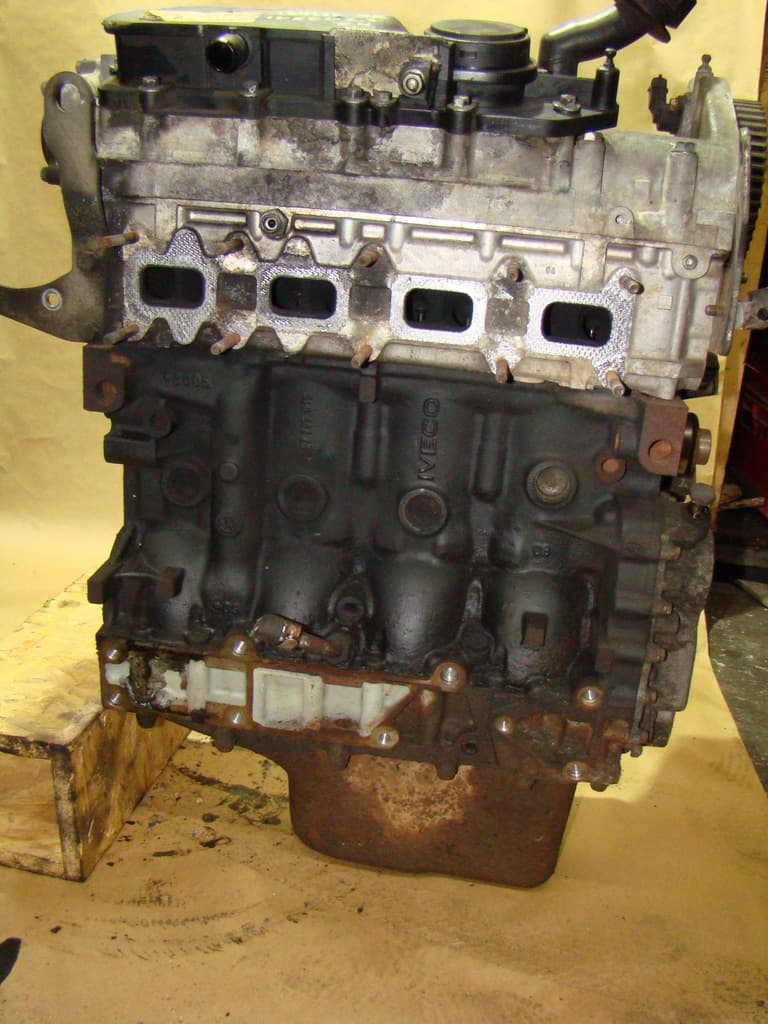Moteur F1AE0481G — vue 2