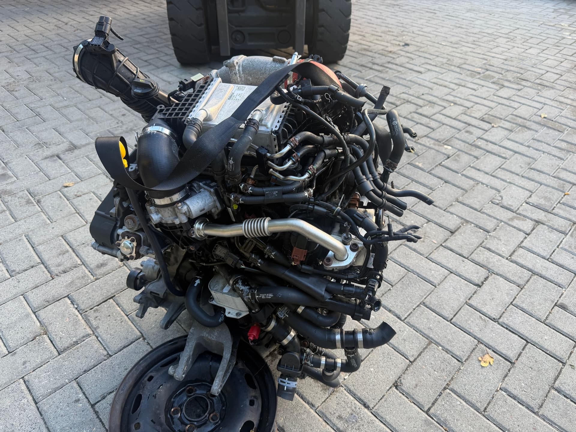 Moteur CXEB — vue 2