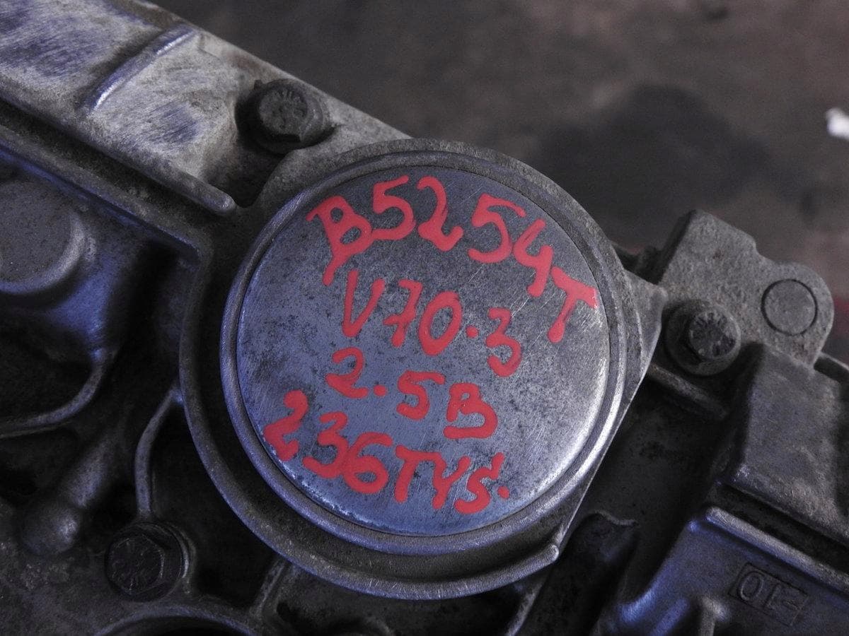 Moteur B 5254 T8 — vue 2