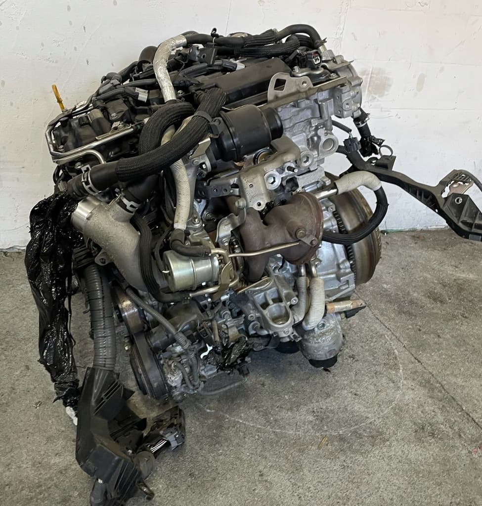 Moteur 8AR-FTS — vue 2