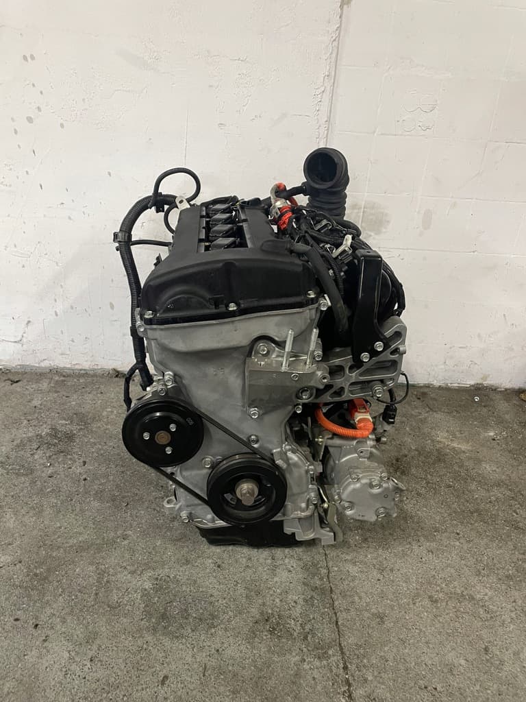 Moteur 4B12 — vue 2