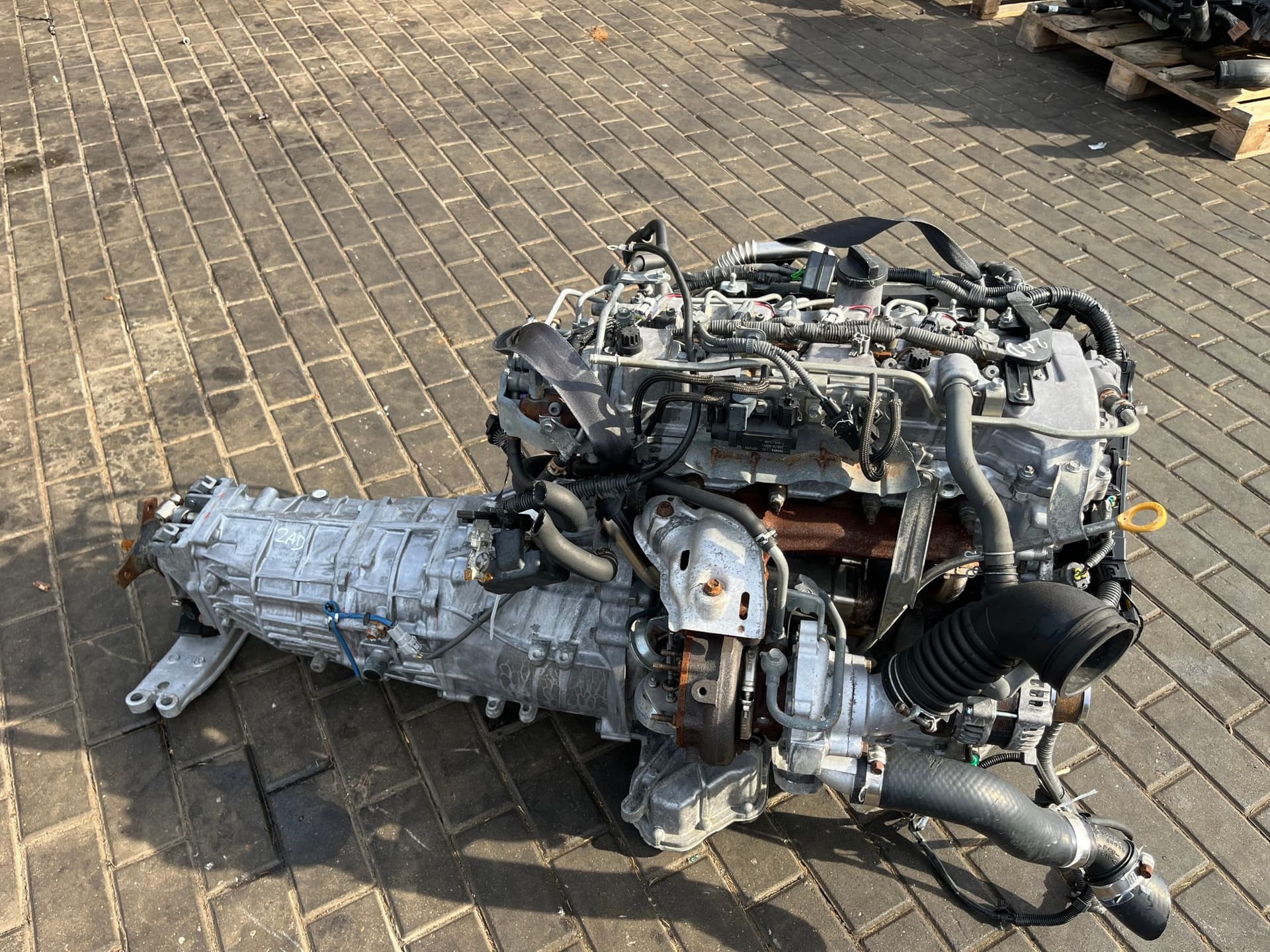 Moteur 2AD-FTV — vue 2