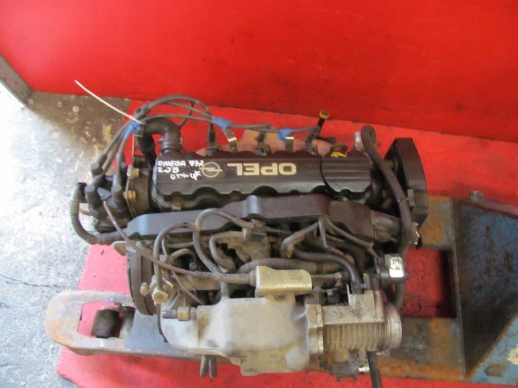 Moteur X 20 SE pour Opel Omega 2.0 Petrol