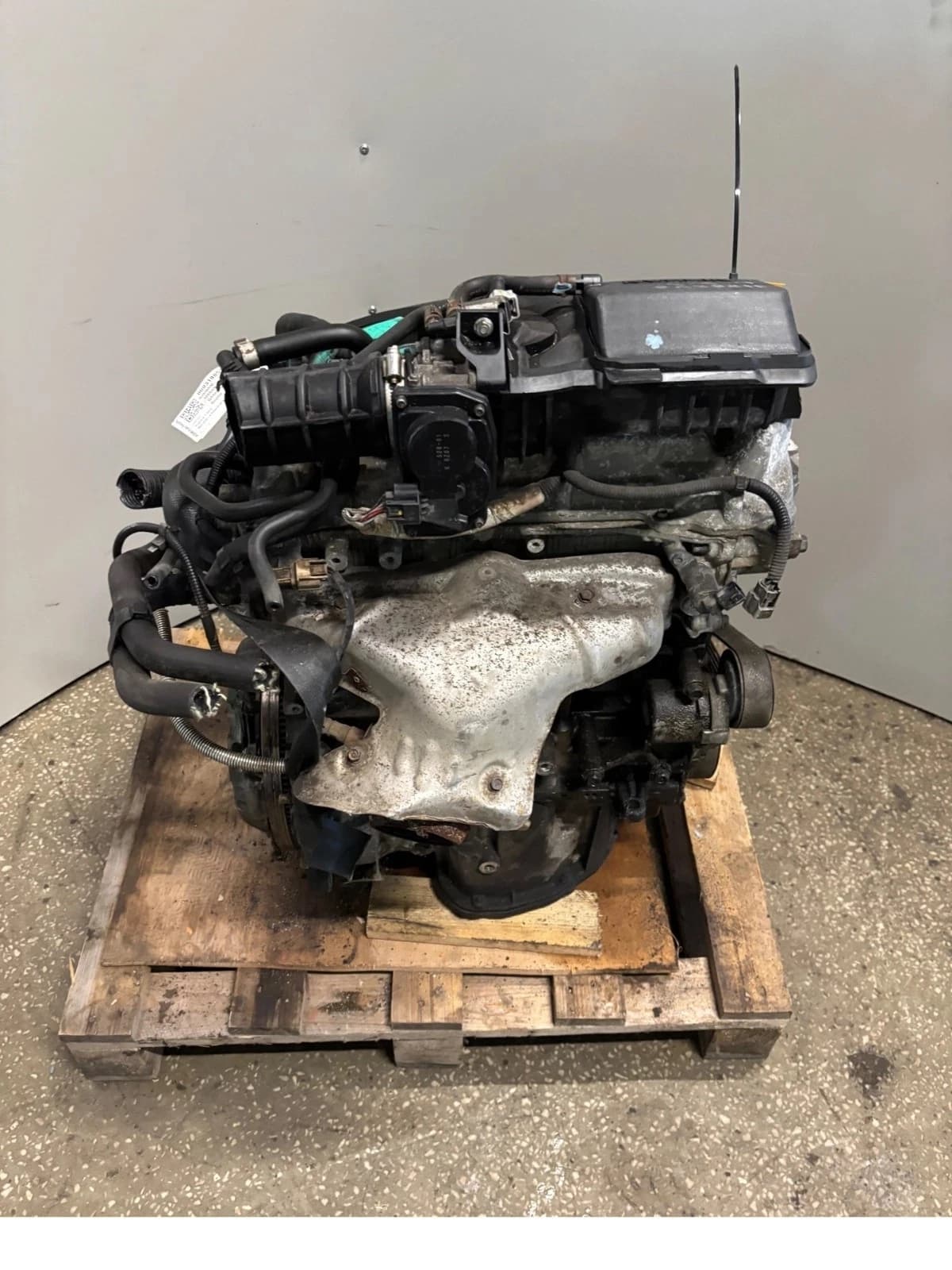 Moteur HR16DE — vue 2